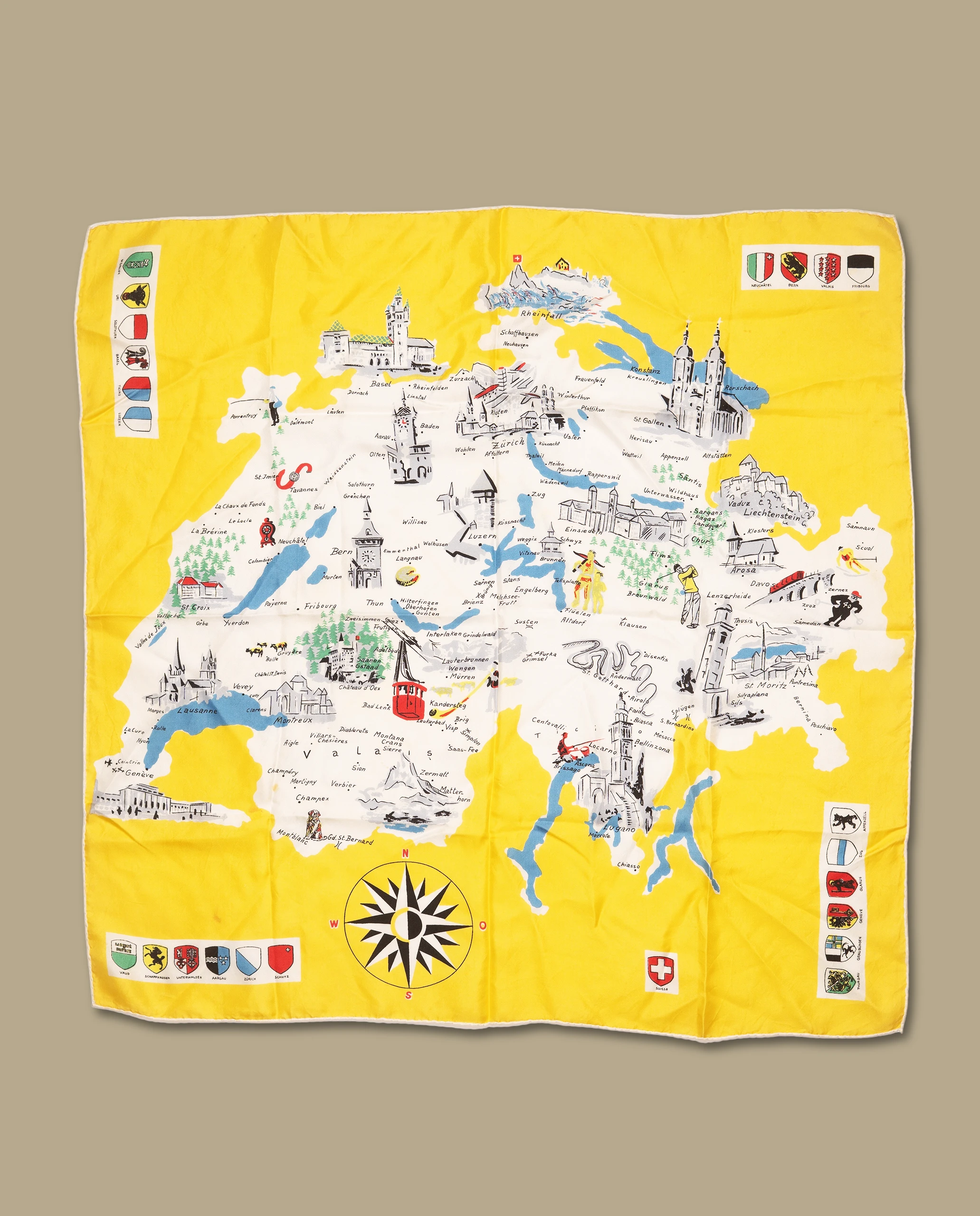 FOULARD CARTE DE LA SUISSE .